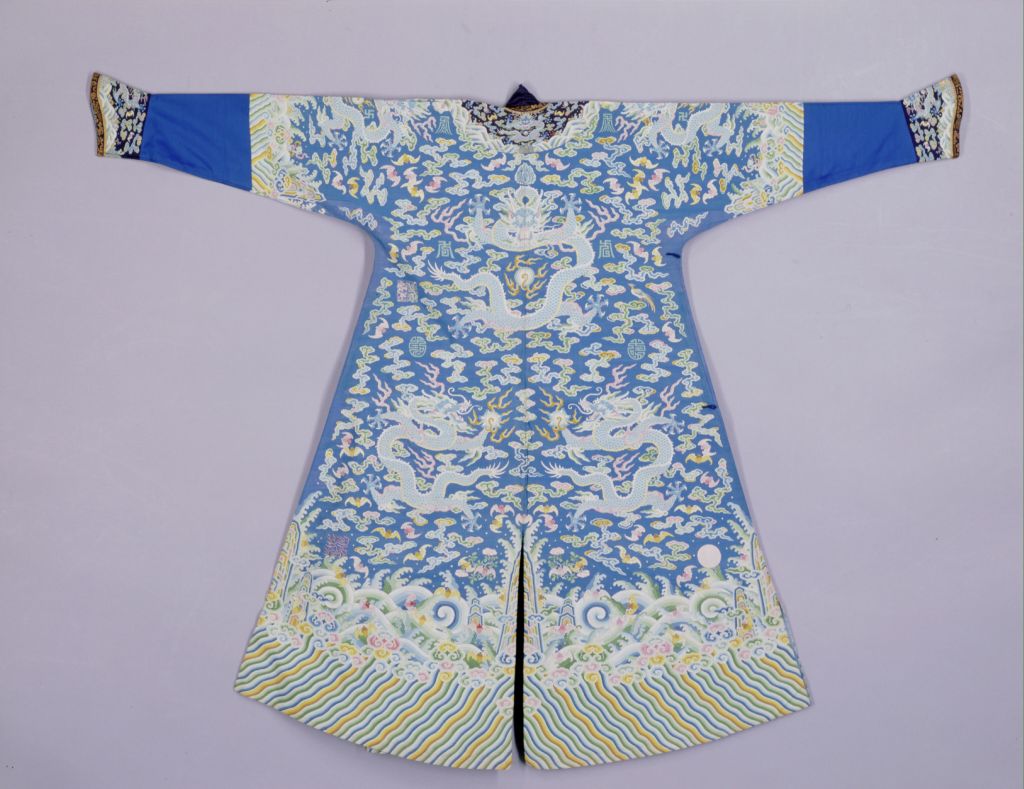 图片[2]-Moon White Carved Silk Colored Cloud Blue Dragon Pattern Dragon Robe-China Archive